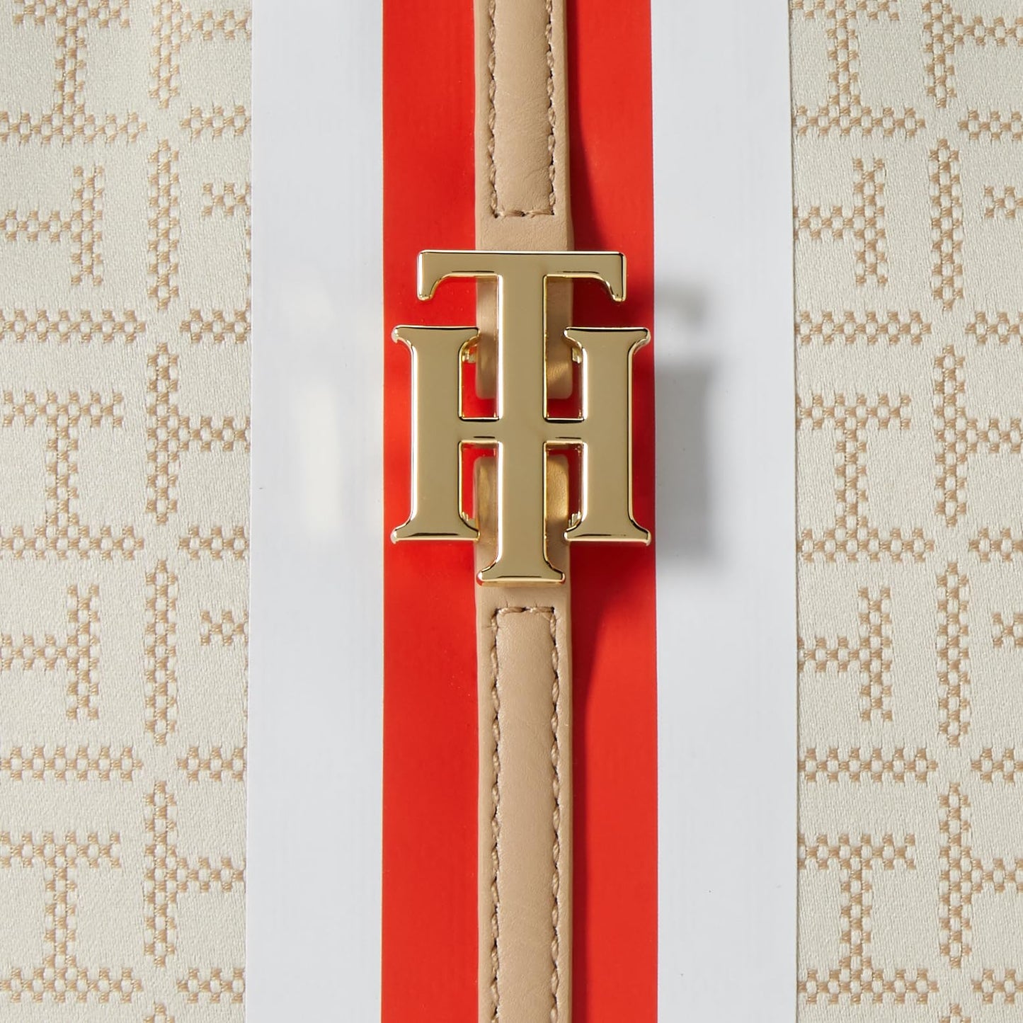 Tommy Hilfiger Womens Jaden Plus Crossbody Bag, Ivory/Clayed Pebble